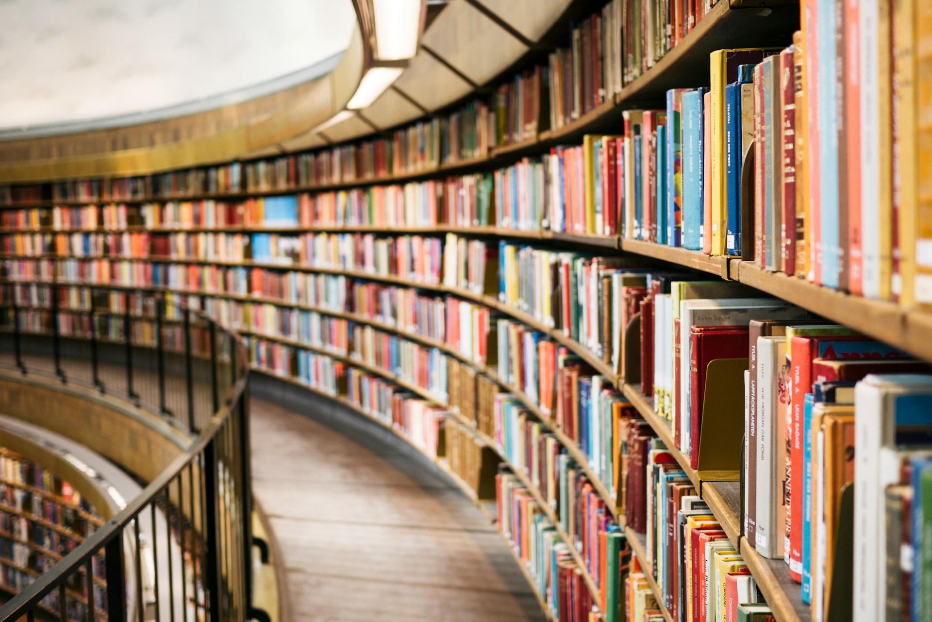Livres & Papeterie - Livres, fournitures scolaires, papeterie et magazines.